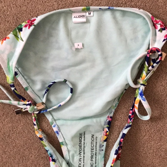 Aldo  bikini. Top L. Bottom M - Picture 2 of 3